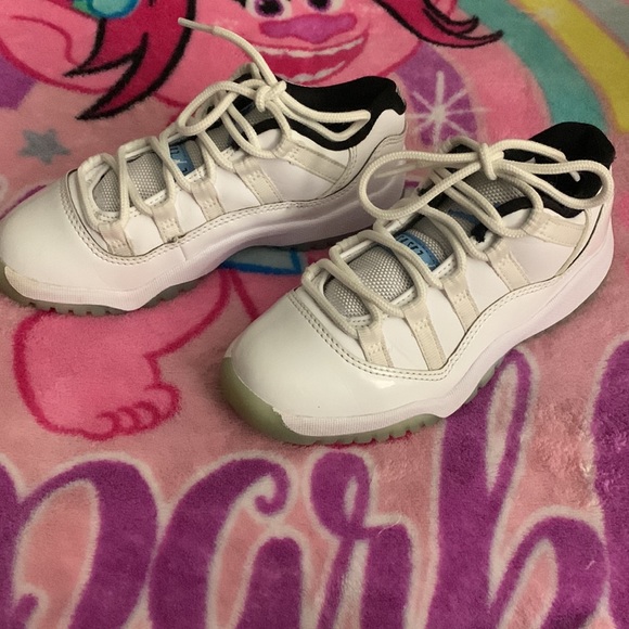 Jordan 11 Retro Low (PS) - Picture 2 of 4